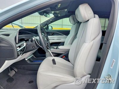 Zdjęcie 7 z 14 samochodu: 2024 CADILLAC LYRIQ LUXURY VIN:1GYKPRRL6RZ126582 - miniatura
