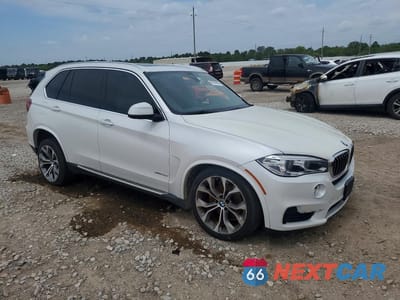 Czwarte zdjęcie samochodu z boku: 2017 BMW X5 SDRIVE35I VIN:5UXKR2C31H0X05660 - miniatura