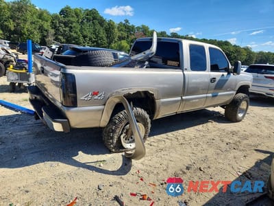 Trzecie zdjęcie samochodu z tyłu: 2003 CHEVROLET SILVERADO K2500 HEAVY DUTY VIN:1GCHK29173E192500 - miniatura