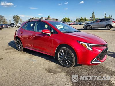 Czwarte zdjęcie samochodu z boku: 2025 TOYOTA COROLLA XSE VIN:JTNC4MBE0S3244164 - miniatura