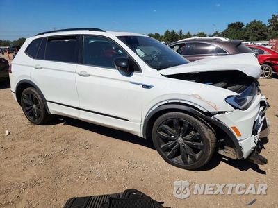 Czwarte zdjęcie samochodu z boku: 2020 VOLKSWAGEN TIGUAN SE VIN:3VV3B7AXXLM148252 - miniatura