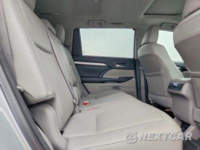 Zdjęcie 11 z 13 samochodu: 2018 TOYOTA HIGHLANDER XLE VIN:5TDJZRFH1JS560362 - miniatura