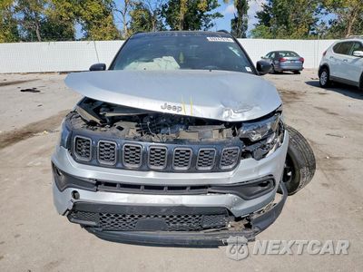 Piąte zdjęcie samochodu w środku: 2024 JEEP COMPASS LATITUDE VIN:3C4NJDBN9RT142561 - miniatura