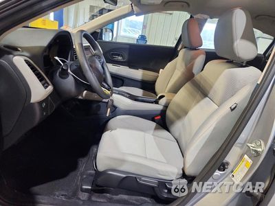 Zdjęcie 7 z 13 samochodu: 2019 HONDA HR-V LX VIN:3CZRU6H30KG701823 - miniatura