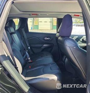 Zdjęcie 10 z 12 samochodu: 2019 JEEP CHEROKEE LIMITED VIN:1C4PJMDXXKD449773 - miniatura