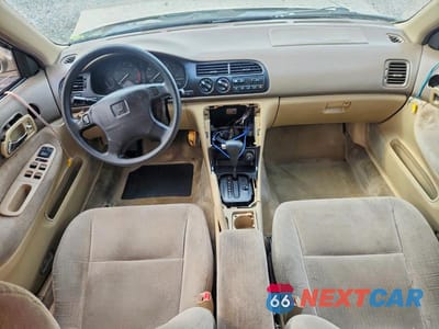 Zdjęcie 8 z 13 samochodu: 1995 HONDA ACCORD LX VIN:1HGCD5632SA158094 - miniatura
