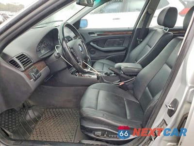 Zdjęcie 7 z 12 samochodu: 2004 BMW 325 VIN:WBAAZ33424KP86224 - miniatura