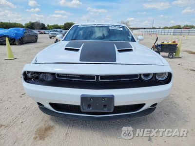 Piąte zdjęcie samochodu w środku: 2018 DODGE CHALLENGER SXT VIN:2C3CDZAG7JH317616 - miniatura