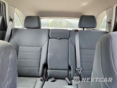 Zdjęcie 10 z 13 samochodu: 2019 KIA SORENTO LX VIN:5XYPG4A32KG511202 - miniatura