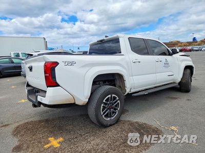 Trzecie zdjęcie samochodu z tyłu: 2024 TOYOTA TACOMA SR5 VIN:3TYLB5JN7RT023868 - miniatura