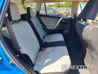 Zdjęcie 11 z 14 samochodu: 2018 TOYOTA RAV4 XLE VIN:JTMWFREV3JJ738971 - miniatura