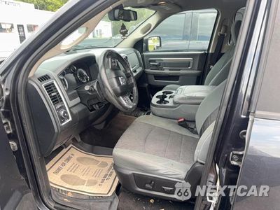 Piąte zdjęcie samochodu w środku: 2016 RAM 1500 SLT VIN:3C6RR7LT1GG195101 - miniatura
