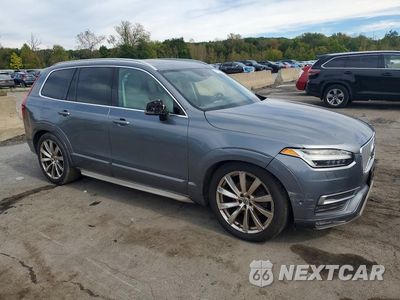 Czwarte zdjęcie samochodu z boku: 2016 VOLVO XC90 T6 VIN:YV4A22PL4G1001101 - miniatura