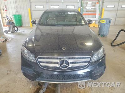 Piąte zdjęcie samochodu w środku: 2018 MERCEDES-BENZ E 300 4MATIC VIN:WDDZF4KB8JA320079 - miniatura