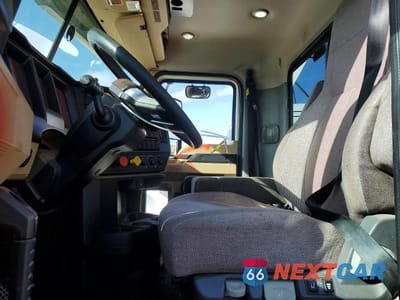 Zdjęcie 7 z 13 samochodu: 2019 MACK ANTHEM VIN:1M1AN4AY5KM001352 - miniatura