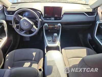 Zdjęcie 8 z 14 samochodu: 2025 TOYOTA RAV4 LE VIN:JTMMWRFV6SD333161 - miniatura