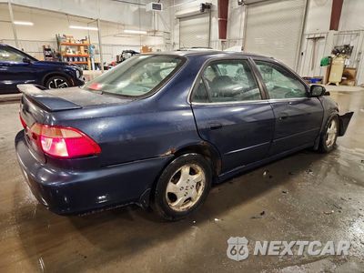 Trzecie zdjęcie samochodu z tyłu: 2000 HONDA ACCORD EX VIN:1HGCG5659YA087297 - miniatura