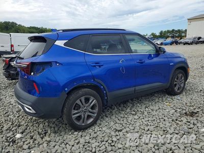 Trzecie zdjęcie samochodu z tyłu: 2021 KIA SELTOS S VIN:KNDEUCAA3M7101789 - miniatura