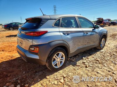 Trzecie zdjęcie samochodu z tyłu: 2019 HYUNDAI KONA SE VIN:KM8K12AA8KU385792 - miniatura