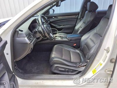 Zdjęcie 7 z 13 samochodu: 2018 HONDA ACCORD SPORT VIN:1HGCV1F38JA234051 - miniatura