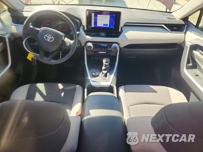 Zdjęcie 8 z 14 samochodu: 2023 TOYOTA RAV4 HYBRID XLE VIN:JTMRWRFV9PD174519 - miniatura