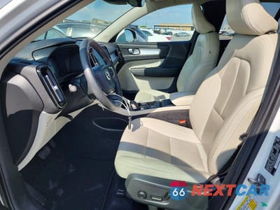 Zdjęcie 7 z 14 samochodu: 2019 VOLVO XC40 T5 MOMENTUM VIN:YV4162UK0K2133310 - miniatura