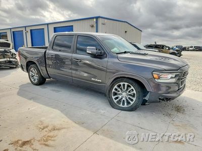 Czwarte zdjęcie samochodu z boku: 2021 RAM 1500 LARAMIE VIN:1C6RREJT8MN820457 - miniatura