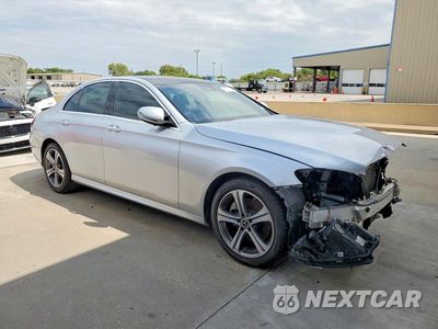 Czwarte zdjęcie samochodu z boku: 2018 MERCEDES-BENZ E 300 4MATIC VIN:WDDZF4KBXJA470646 - miniatura