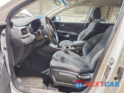 Zdjęcie 7 z 13 samochodu: 2020 KIA SORENTO S VIN:5XYPG4A59LG689532 - miniatura