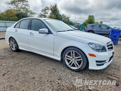 Czwarte zdjęcie samochodu z boku: 2013 MERCEDES-BENZ C 250 VIN:WDDGF4HB0DA782042 - miniatura