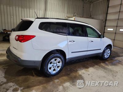 Trzecie zdjęcie samochodu z tyłu: 2011 CHEVROLET TRAVERSE LS VIN:1GNKREED1BJ106825 - miniatura