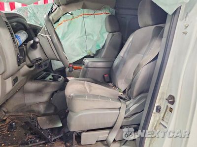Zdjęcie 7 z 13 samochodu: 2018 NISSAN NV 2500 HD SV VIN:1N6BF0LY1JN811753 - miniatura