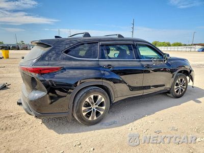 Trzecie zdjęcie samochodu z tyłu: 2022 TOYOTA HIGHLANDER XLE VIN:5TDGZRBH3NS244242 - miniatura
