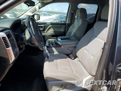 Zdjęcie 7 z 12 samochodu: 2018 CHEVROLET SILVERADO C1500 LT VIN:1GCRCREC8JZ318015 - miniatura
