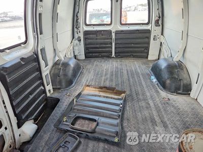 Zdjęcie 10 z 13 samochodu: 2020 CHEVROLET EXPRESS 2500 CARGO DELIVERY VAN VIN:1GCWGAFG4L1226816 - miniatura