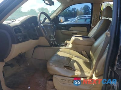 Zdjęcie 7 z 13 samochodu: 2007 GMC YUKON DENALI VIN:1GKFK63807J140826 - miniatura