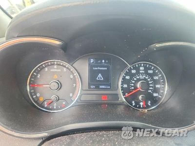 Zdjęcie 9 z 12 samochodu: 2017 KIA FORTE LX VIN:3KPFL4A73HE098982 - miniatura