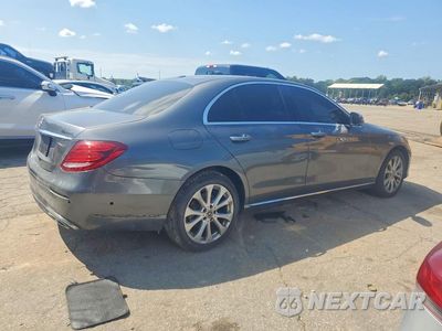 Trzecie zdjęcie samochodu z tyłu: 2018 MERCEDES-BENZ E 300 4MATIC VIN:WDDZF4KB9JA303937 - miniatura