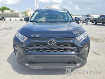 Piąte zdjęcie samochodu w środku: 2020 TOYOTA RAV4 XLE PREMIUM VIN:2T3A1RFV5LW134124 - miniatura