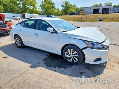 Czwarte zdjęcie samochodu z boku: 2019 NISSAN ALTIMA S VIN:1N4BL4BV3KC114193 - miniatura