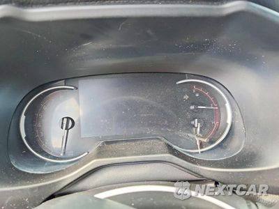 Zdjęcie 9 z 12 samochodu: 2025 TOYOTA RAV4 XLE VIN:2T3P1RFVXSW580620 - miniatura