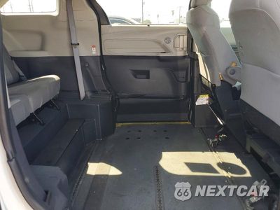 Zdjęcie 11 z 14 samochodu: 2022 TOYOTA SIENNA LE VIN:5TDKSKFC5NS071067 - miniatura