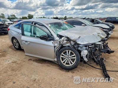 Czwarte zdjęcie samochodu z boku: 2015 HYUNDAI SONATA SE VIN:5NPE24AF0FH160224 - miniatura
