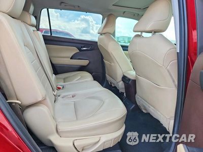 Zdjęcie 11 z 13 samochodu: 2021 TOYOTA HIGHLANDER XLE VIN:5TDGZRAH7MS524438 - miniatura