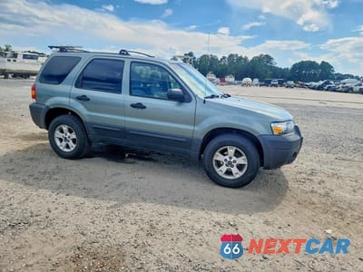 Czwarte zdjęcie samochodu z boku: 2006 FORD ESCAPE XLT VIN:1FMYU03116KA86827 - miniatura