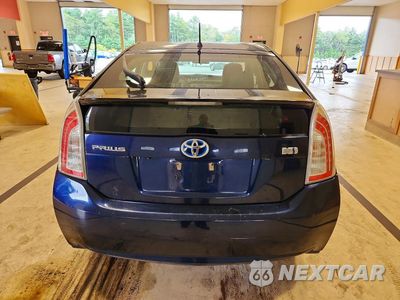 Zdjęcie 6 z 12 samochodu: 2015 TOYOTA PRIUS TWO VIN:JTDKN3DU8F1883065 - miniatura