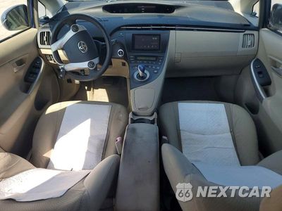 Zdjęcie 8 z 12 samochodu: 2010 TOYOTA PRIUS III VIN:JTDKN3DU7A0104186 - miniatura
