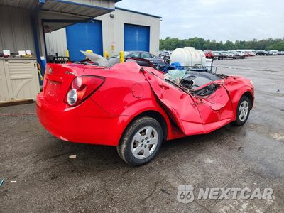 Trzecie zdjęcie samochodu z tyłu: 2014 CHEVROLET SONIC LS VIN:1G1JA5SGXE4155513 - miniatura