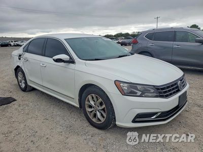 Czwarte zdjęcie samochodu z boku: 2017 VOLKSWAGEN PASSAT S VIN:1VWAT7A37HC060622 - miniatura