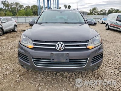 Piąte zdjęcie samochodu w środku: 2013 VOLKSWAGEN TOUAREG V6 VIN:WVGEF9BP0DD004028 - miniatura